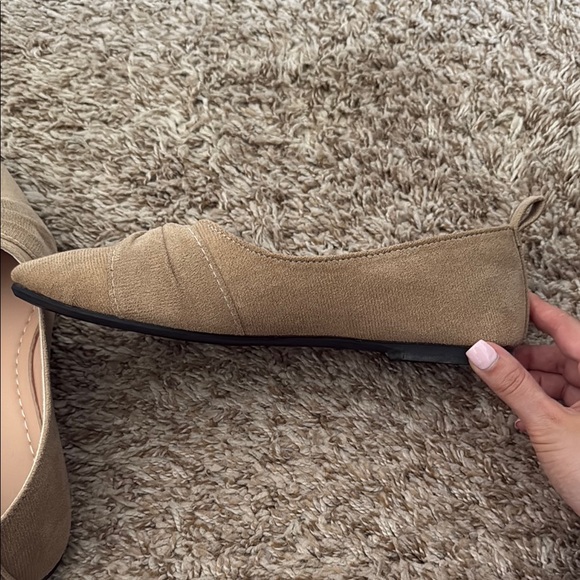 Elegant Tan Women's Flats - Picture 2 of 7